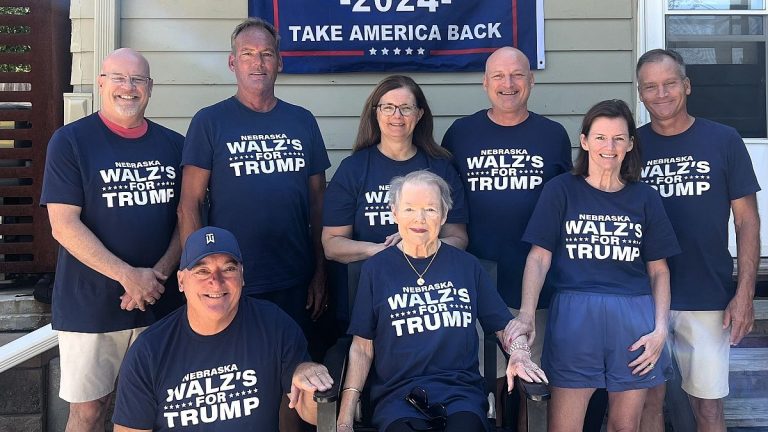 ABD başkan yardımcısı adayı Kamala Harris ve Tim Walz'ın aile üyeleri Donald Trump'ı destekliyor