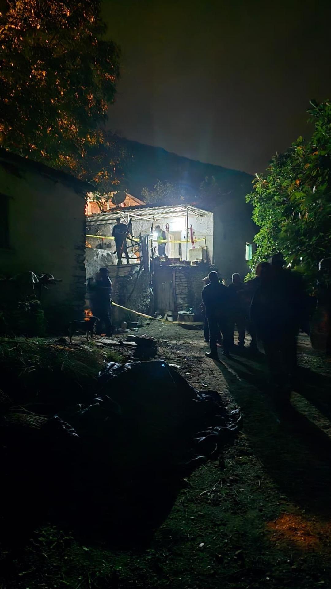 İzmir'de aile dramı! Oğlunu öldürdü, eşi yaşam mücadelesi veriyor 2