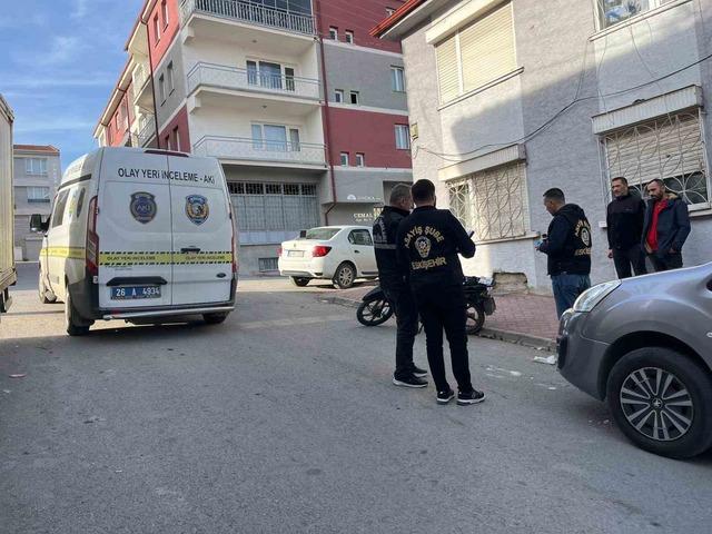 Yürümekte zorluk çeken simitçinin çalınan ekmek sepeti 3 gün içinde polis tarafından bulundu.