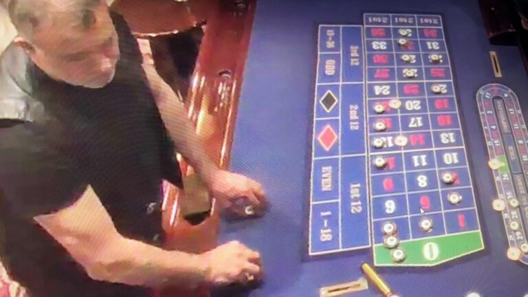 Haluk Levent rulet masasında! Kumar oynarken görüntüleri ortaya çıktı